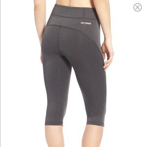 NWOT IVY Park Crop Leggings small